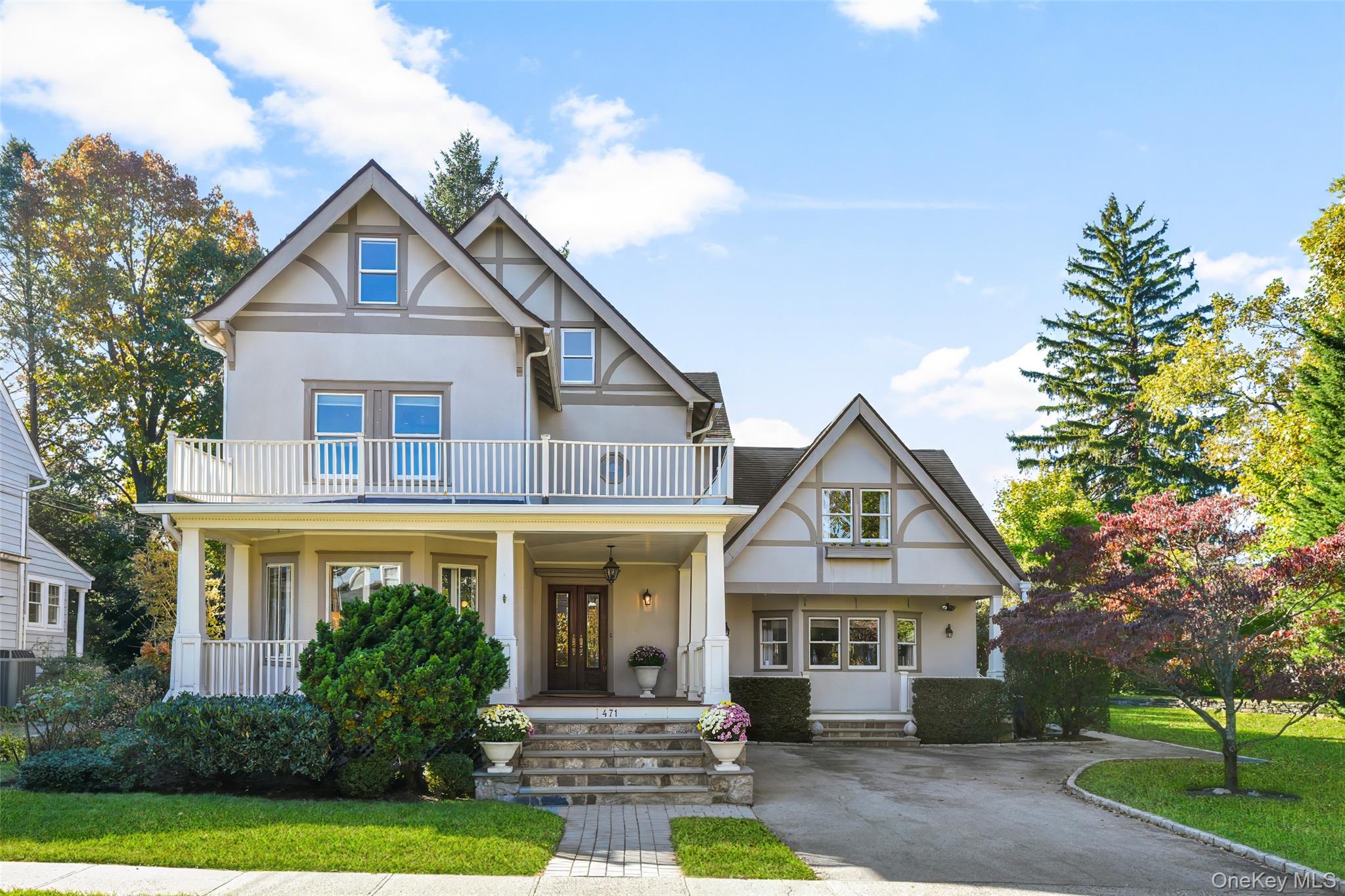 471 Manor Lane