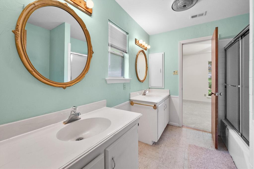 1101 Greenbriar Lane