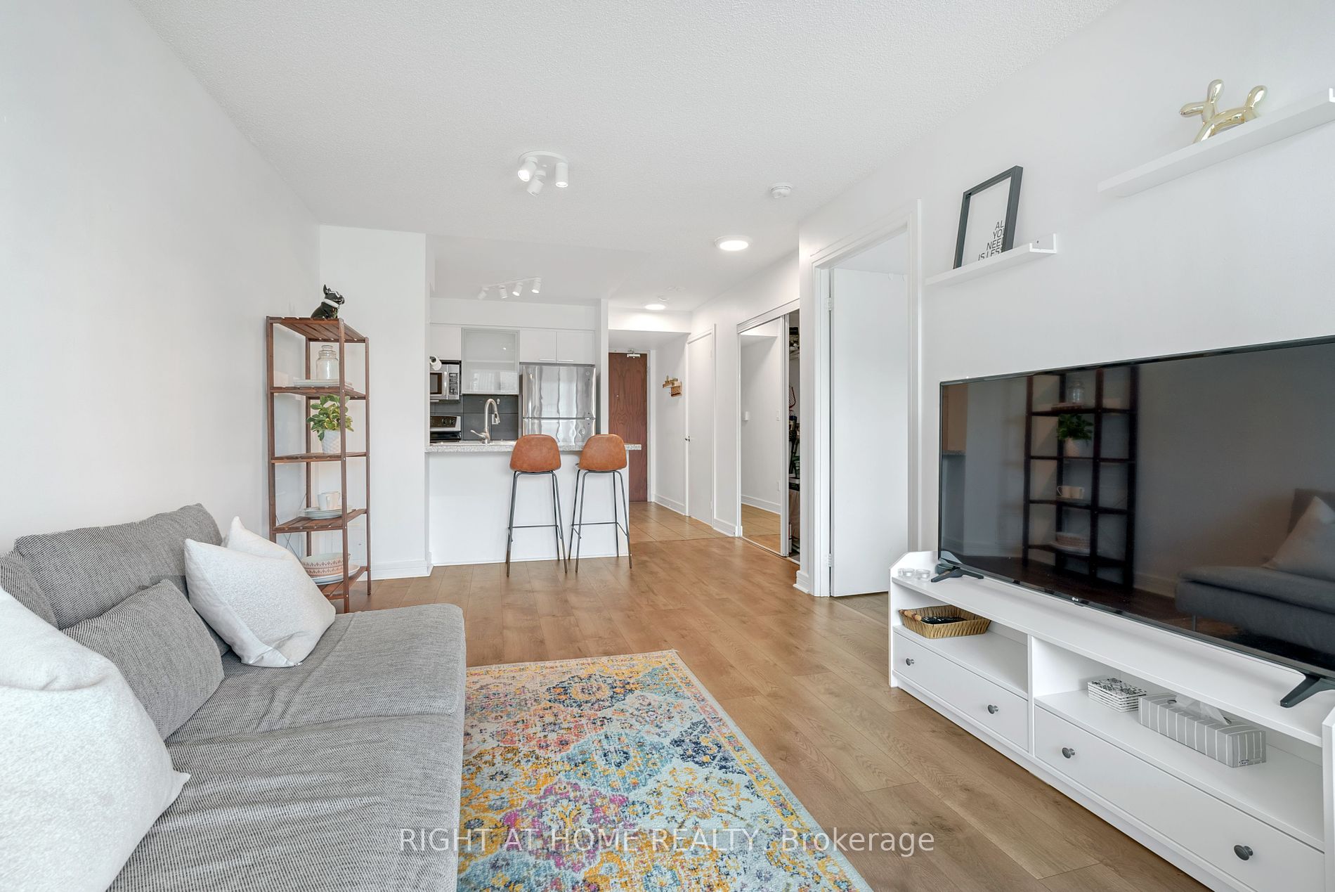 16 Harrison Garden Blvd 209