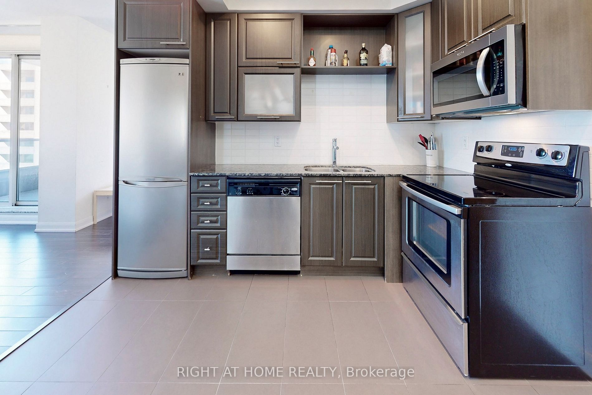 500 Sherbourne St 2402