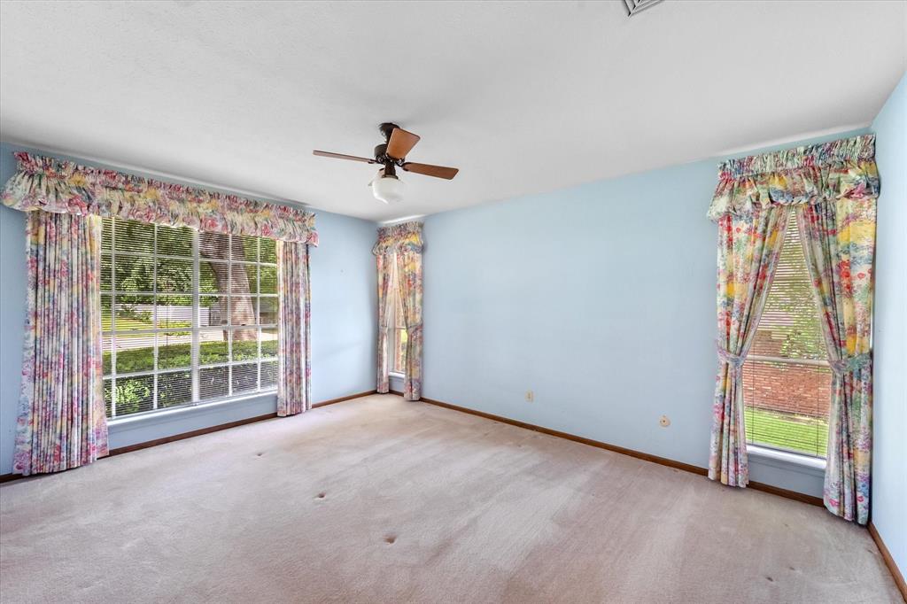 1101 Greenbriar Lane