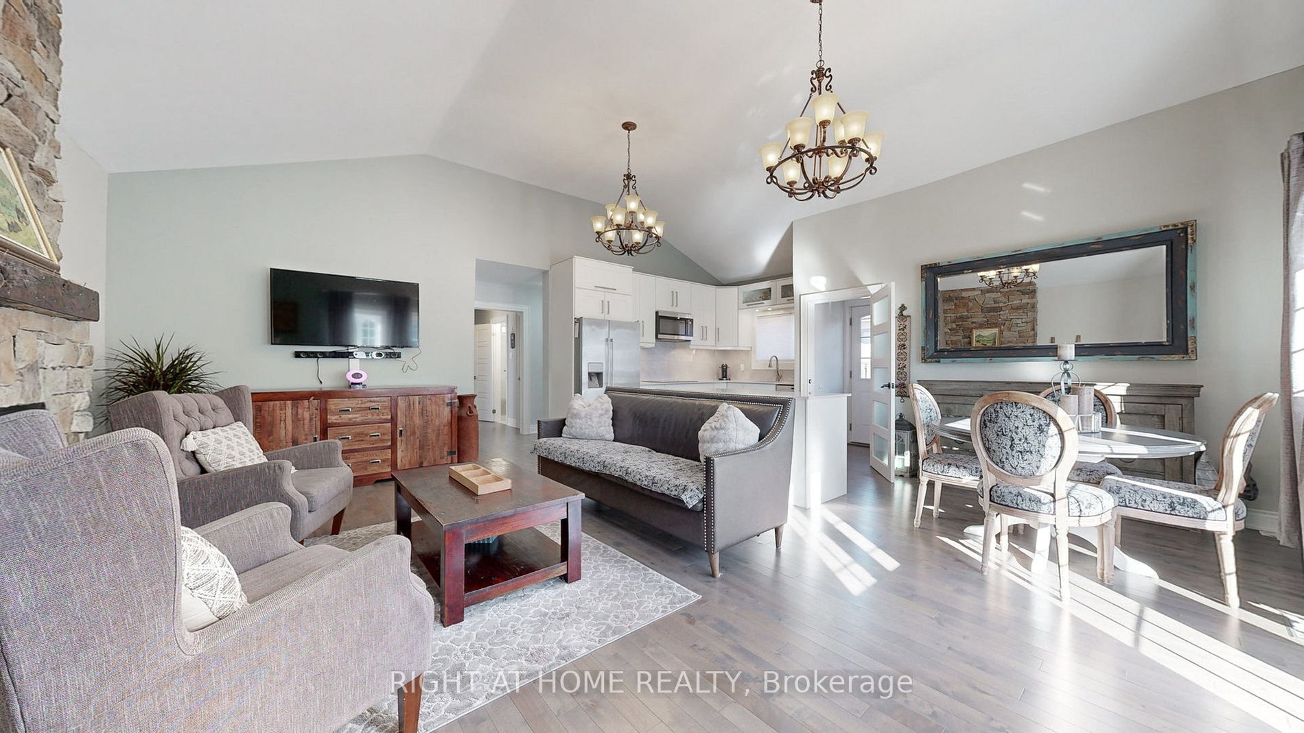 13 Westhampton Dr