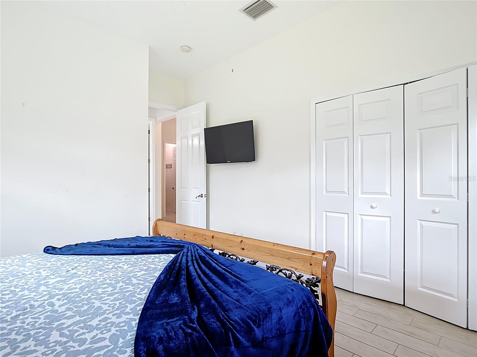 613 Boundary Boulevard