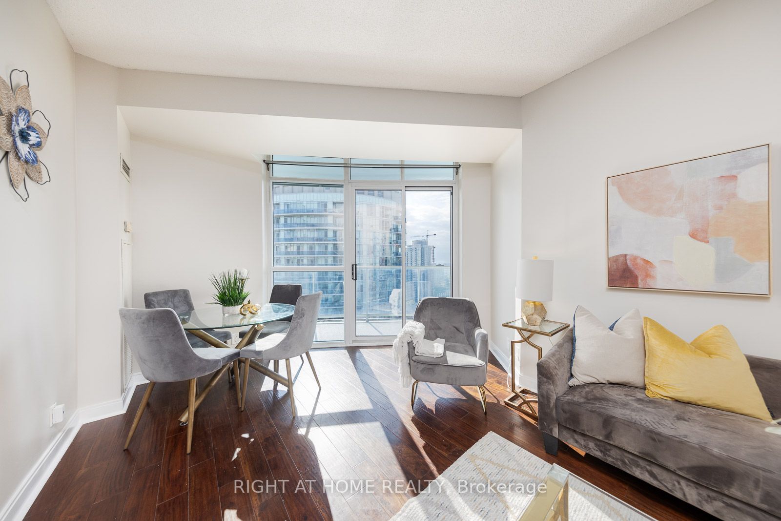 80 Absolute Ave 2706