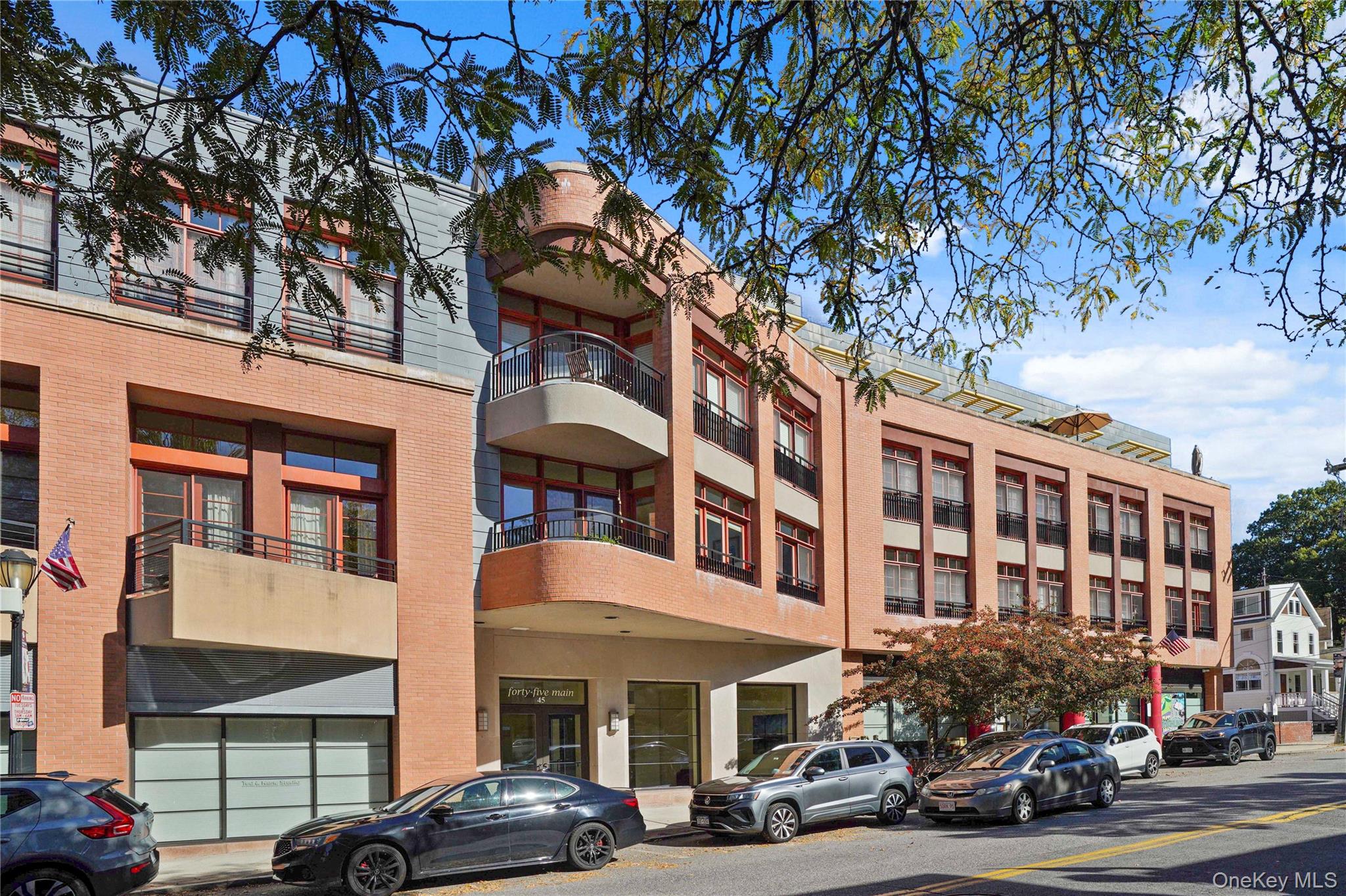 45 Main Street 3L