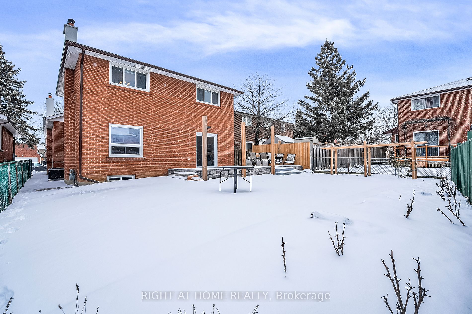 288 Huntsmill Blvd Bsmt