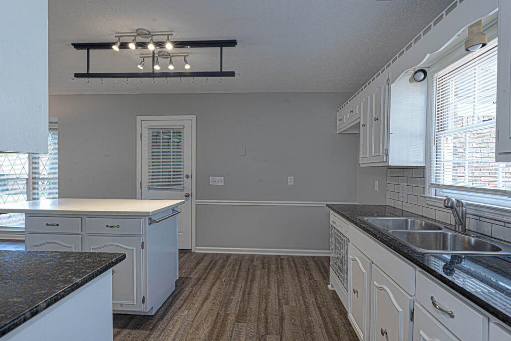 3 North Theri Ct