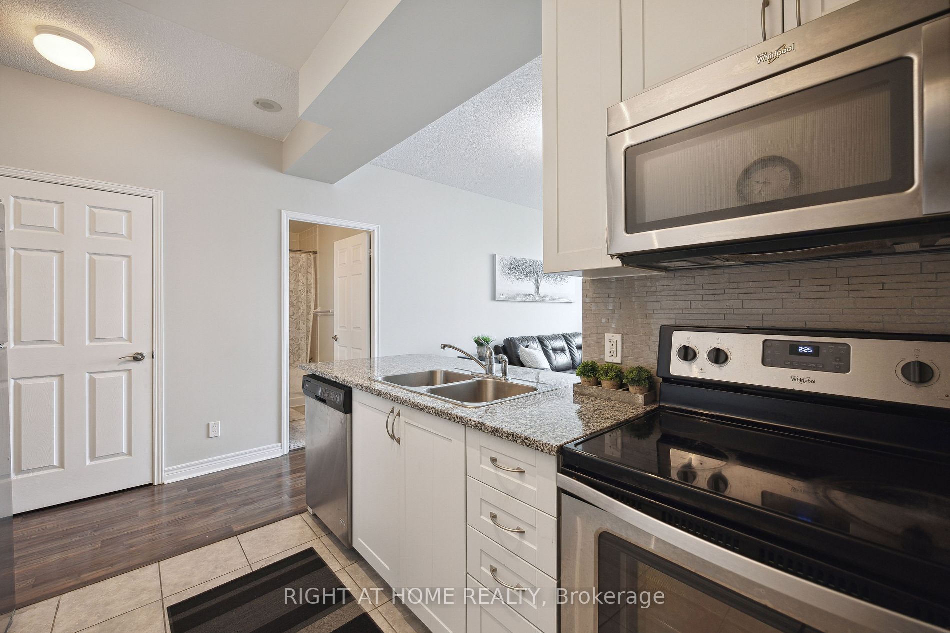 339 W Rathburn Rd 819