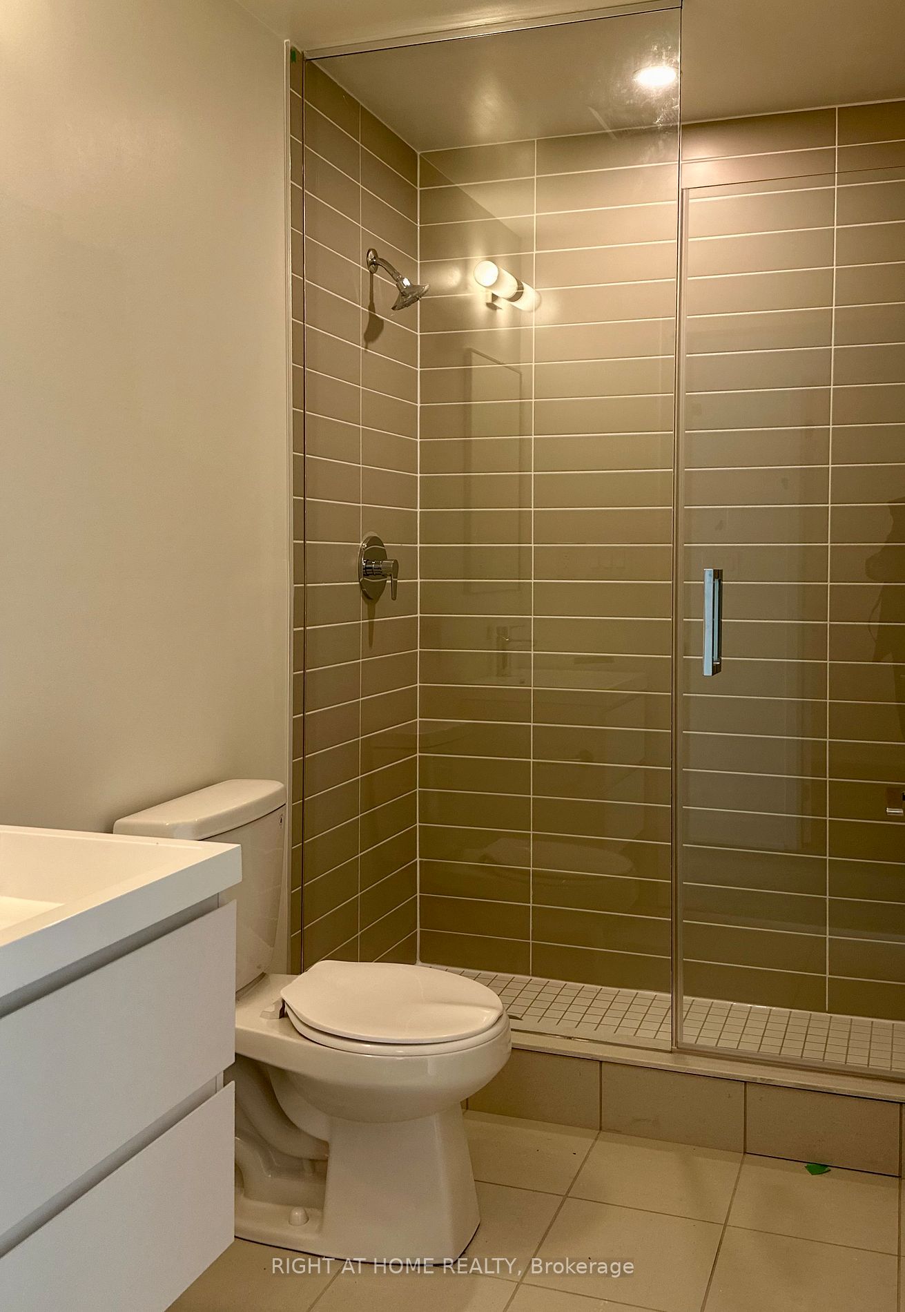 8119 Birchmount Rd A1326