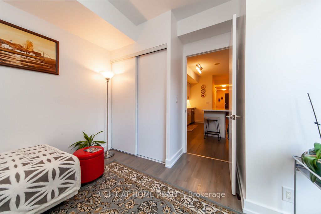 6 Parkwood Ave 317