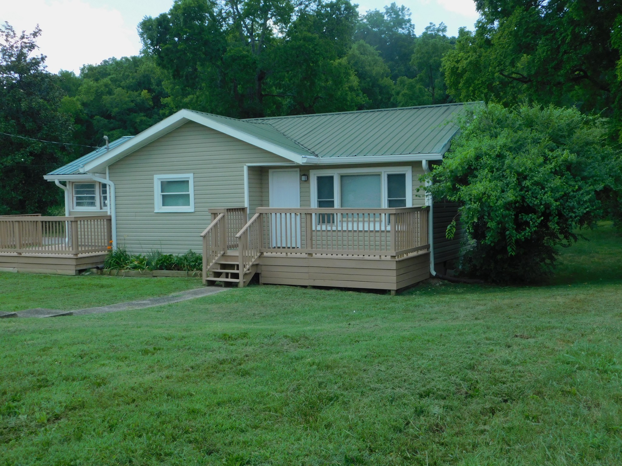 126 Joe St