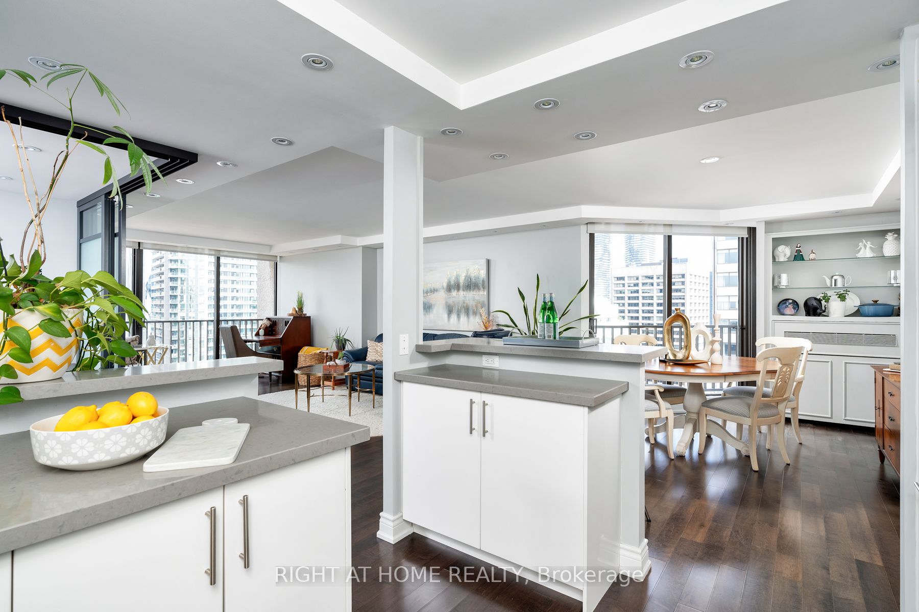33 Harbour Sq 2841