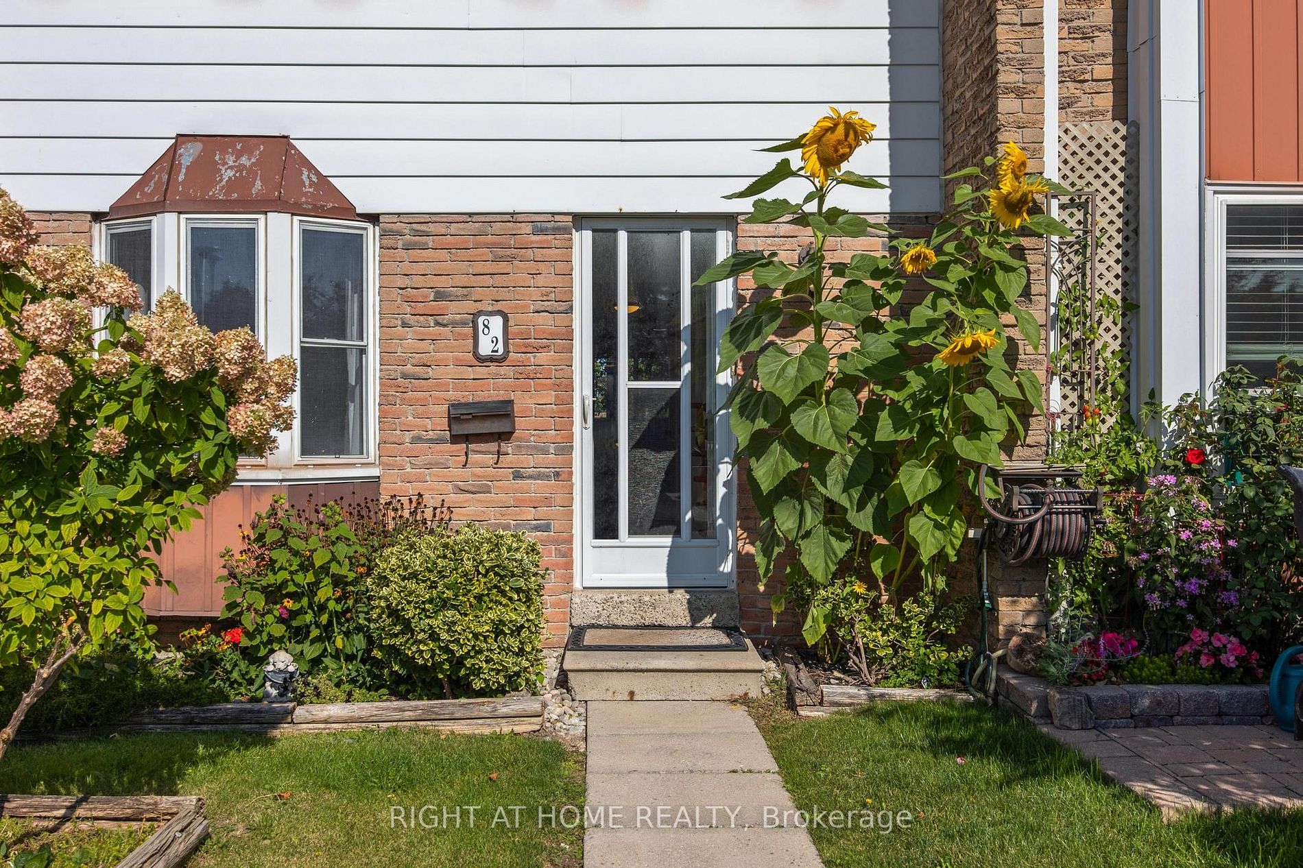 1020 Central Park Dr 82