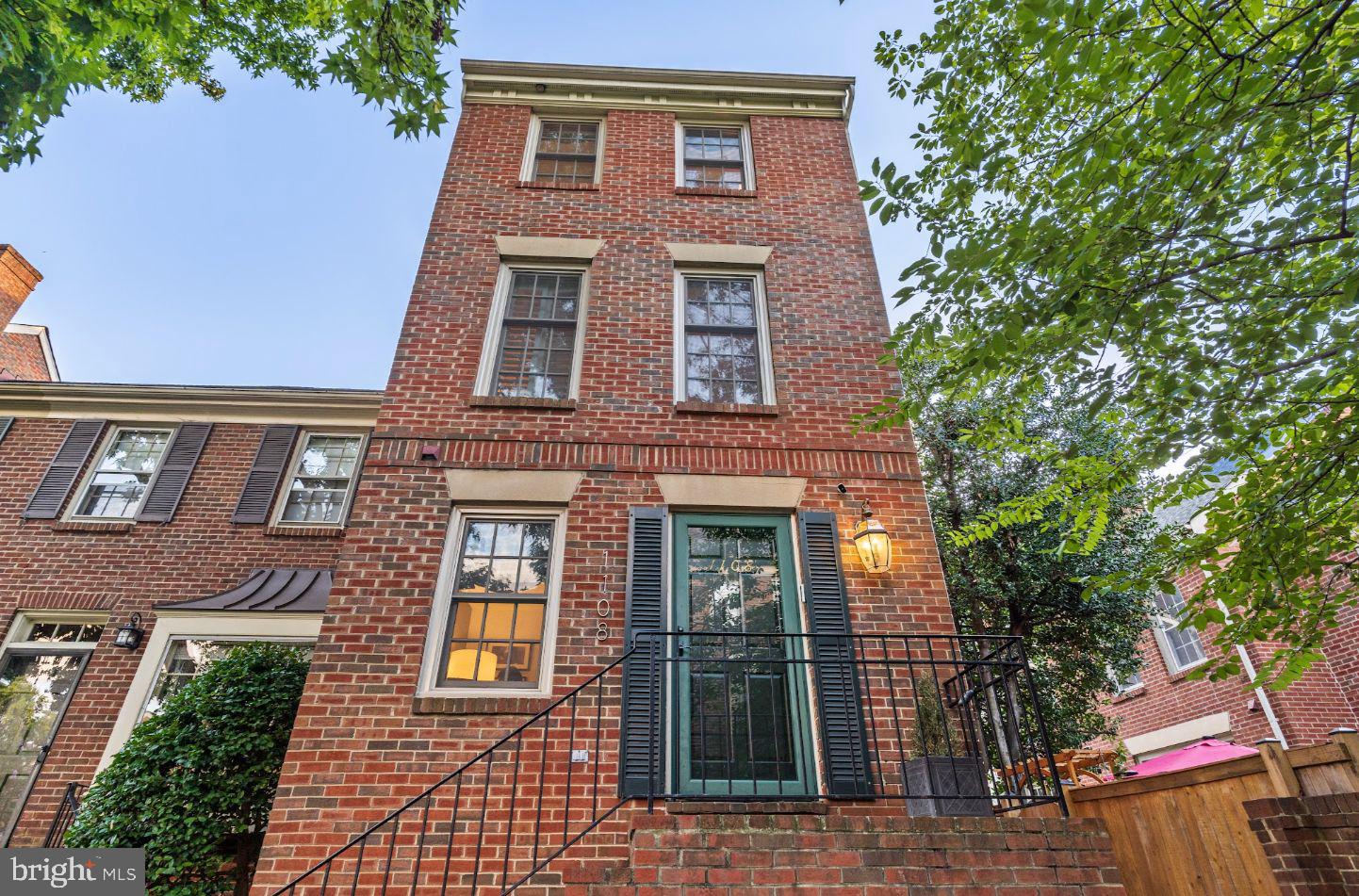 1108 Michigan Court
