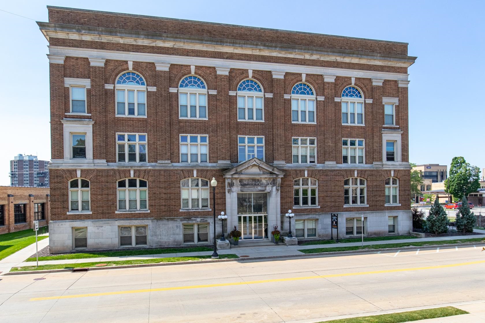 105 Washington Avenue 102