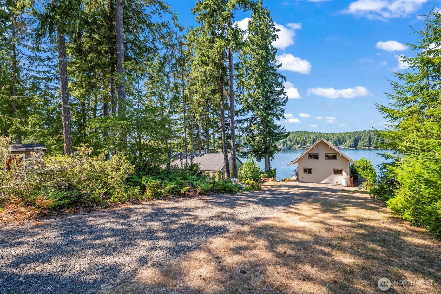 2211 E Mason Lake Drive E
