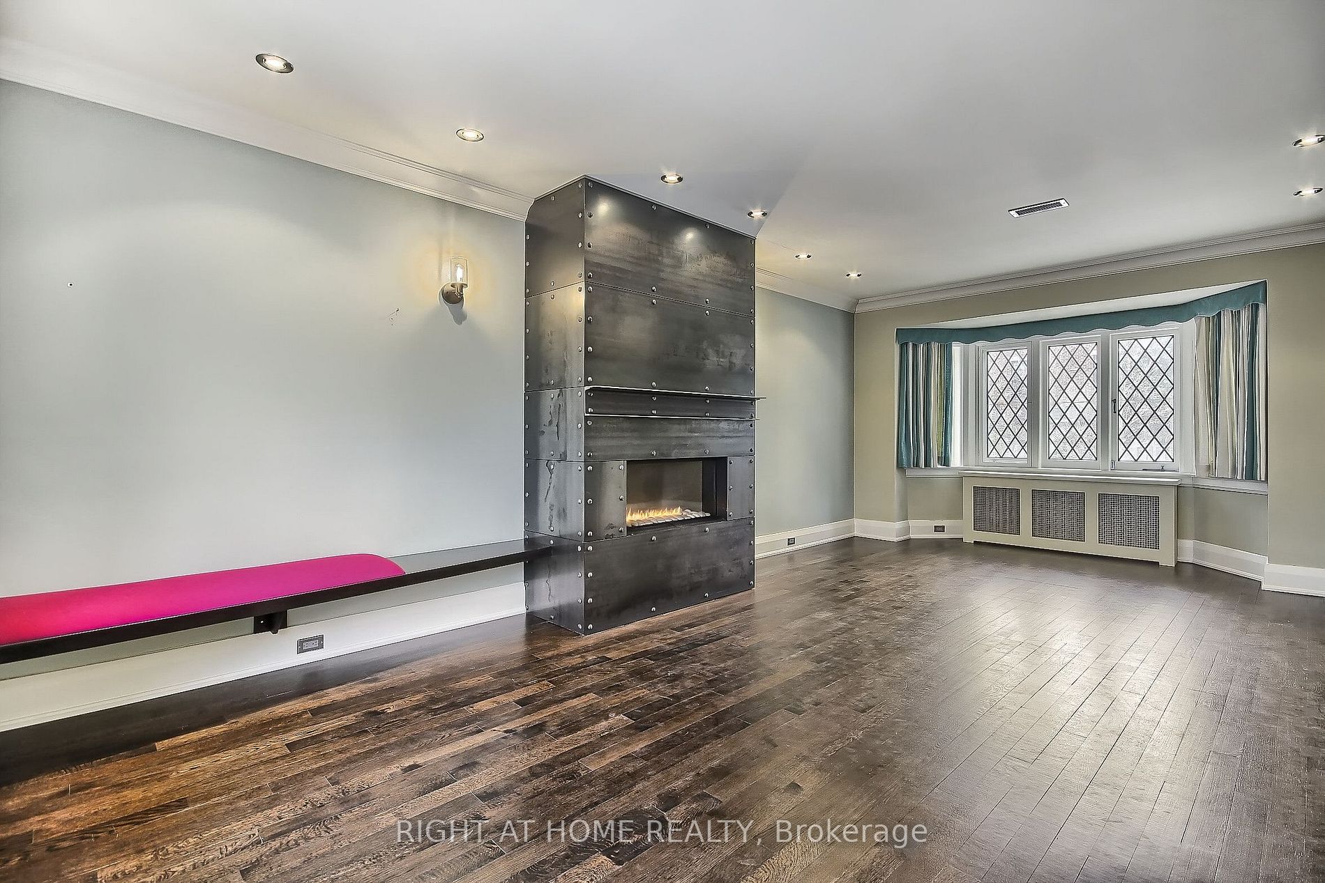 17 Silverwood Ave