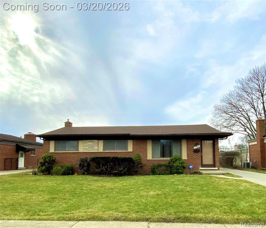 27323 Crestwood Drive