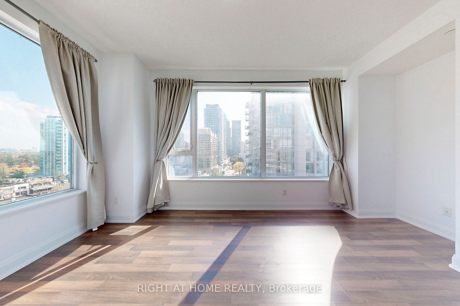 68 Canterbury Pl 902