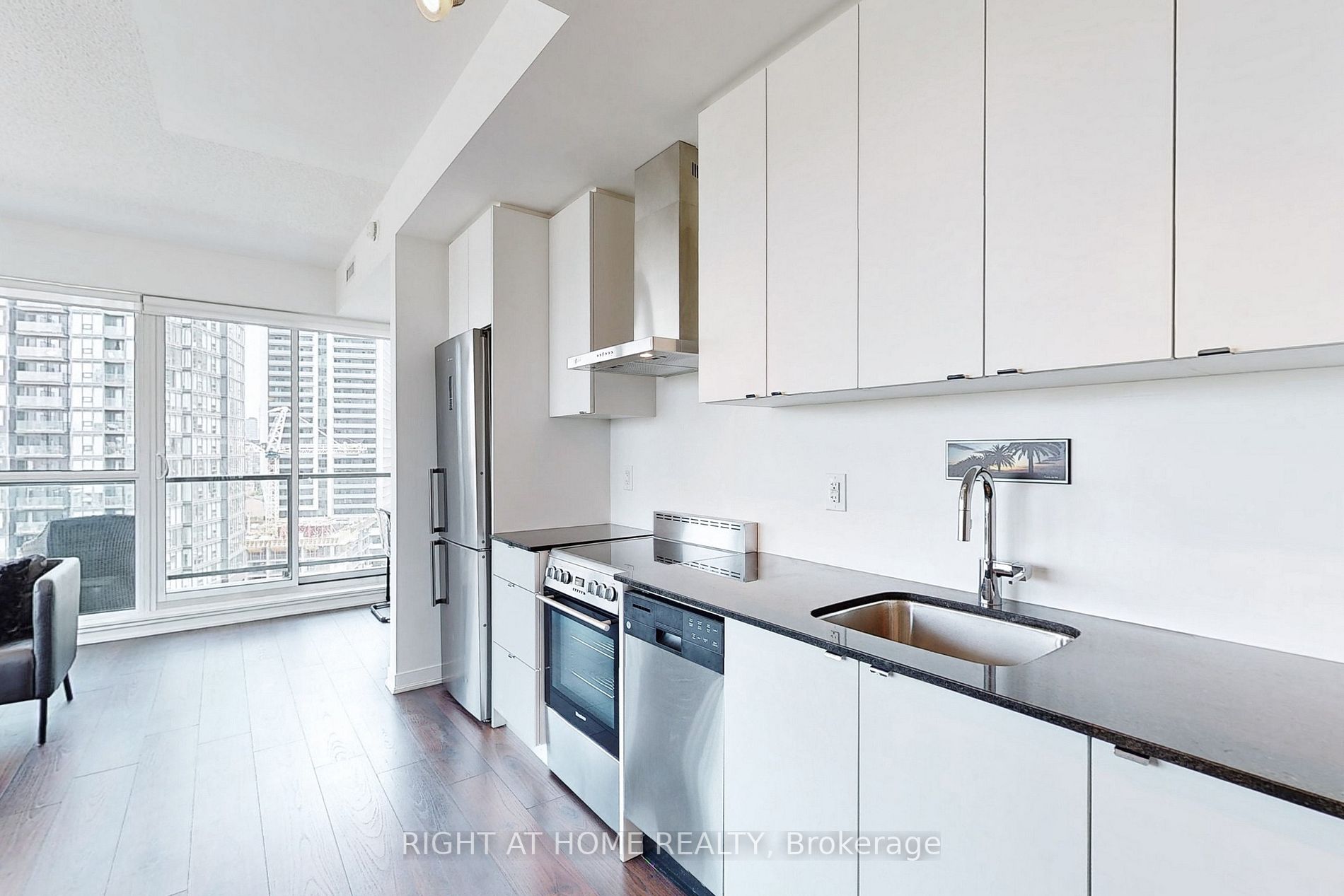 51 East Liberty St 1304