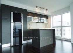 386 Yonge St 3107