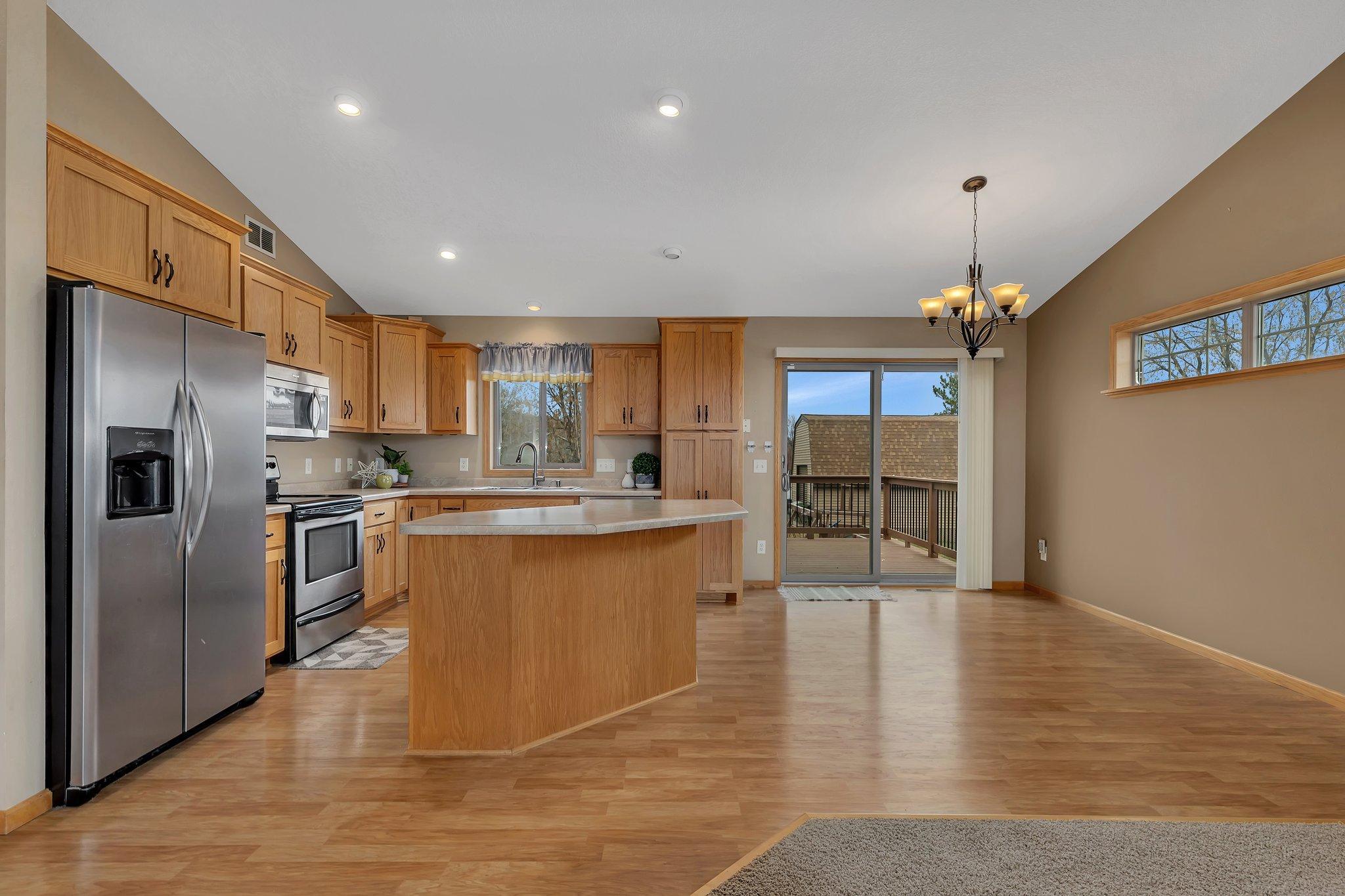 209 Iverson Street W