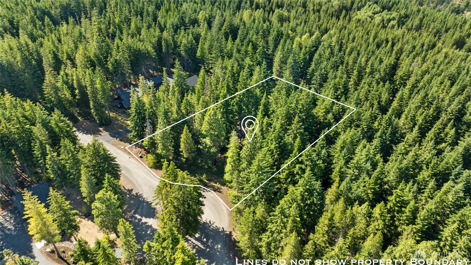 Owner to the north owns 3 sites so the adjacent site is a nice buffer for more privacy.