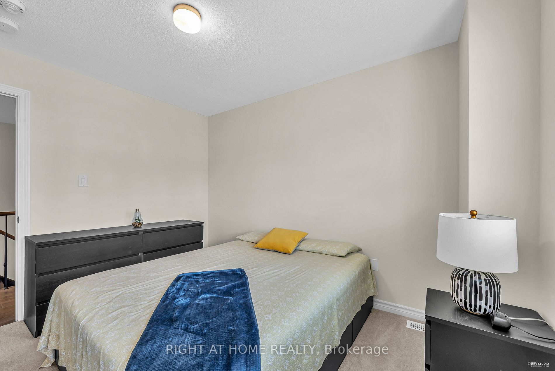 130 Mcfarlane Cres