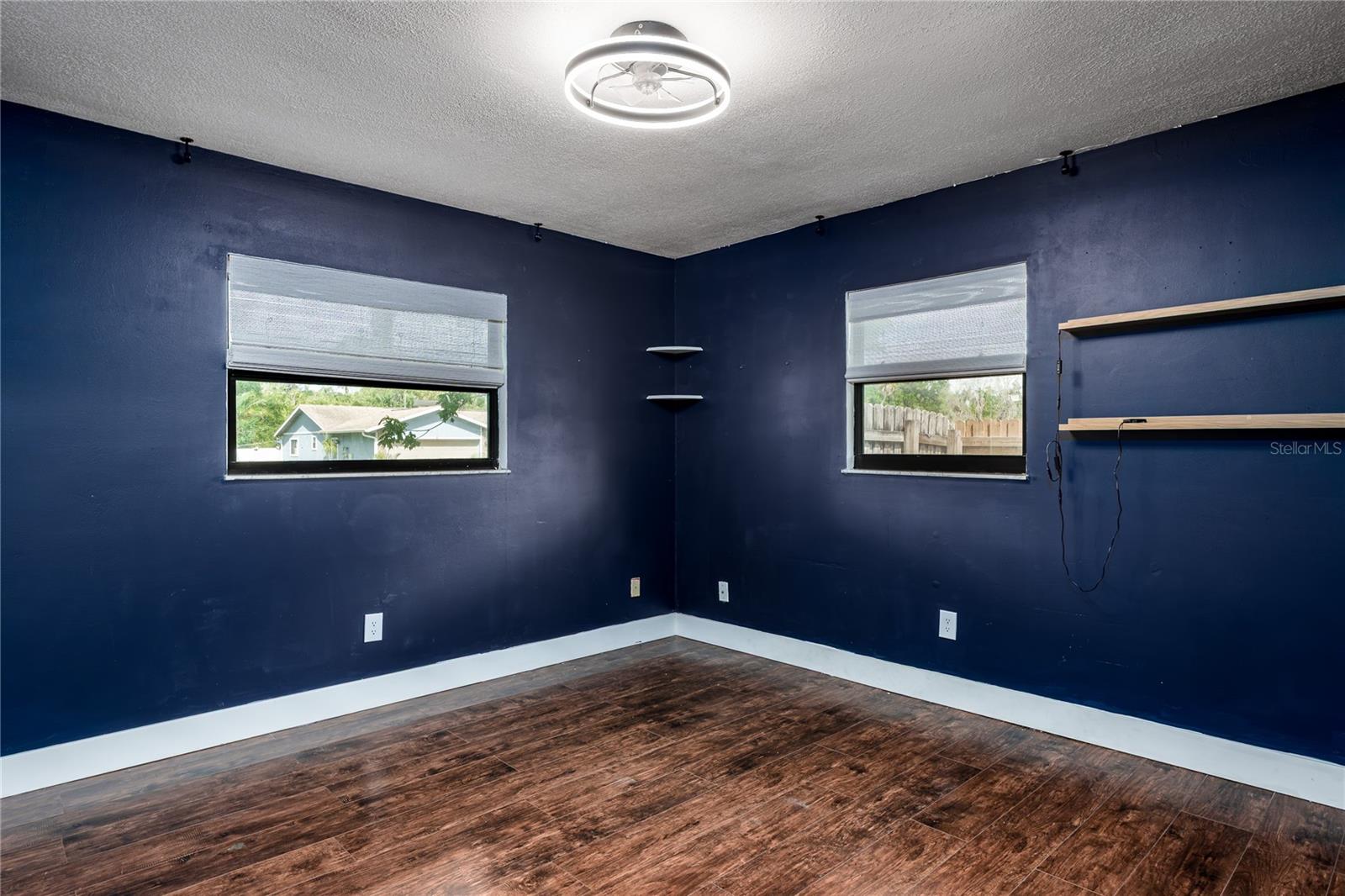 5012 Woodlawn Circle W