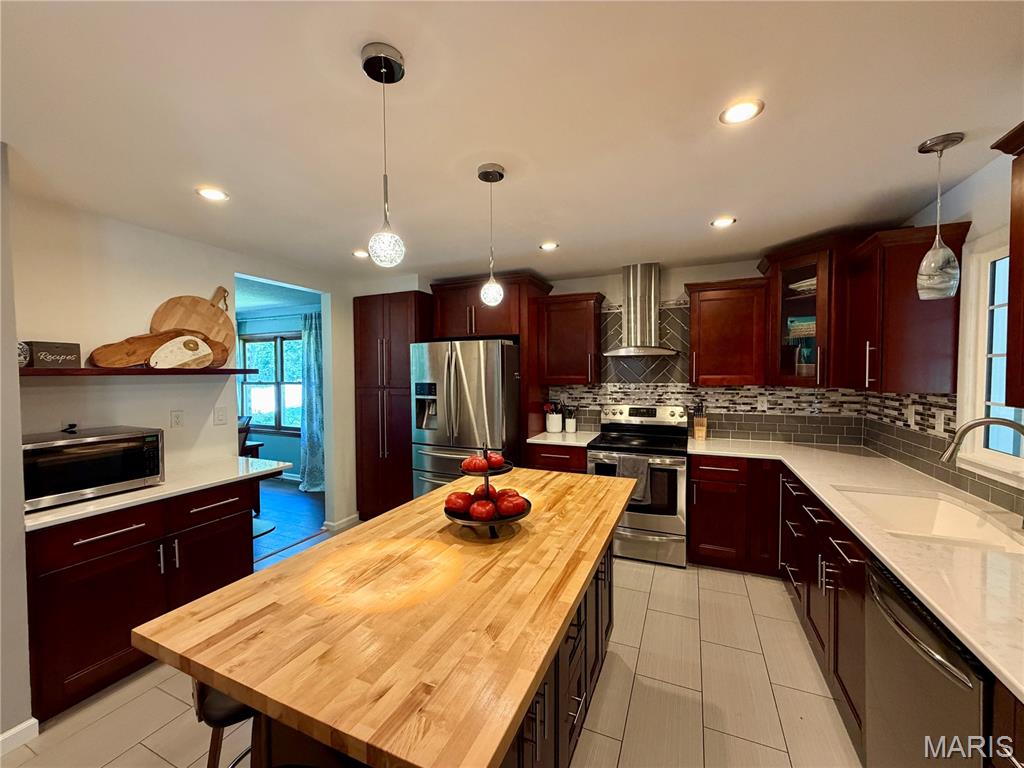 4 El Rancho Drive