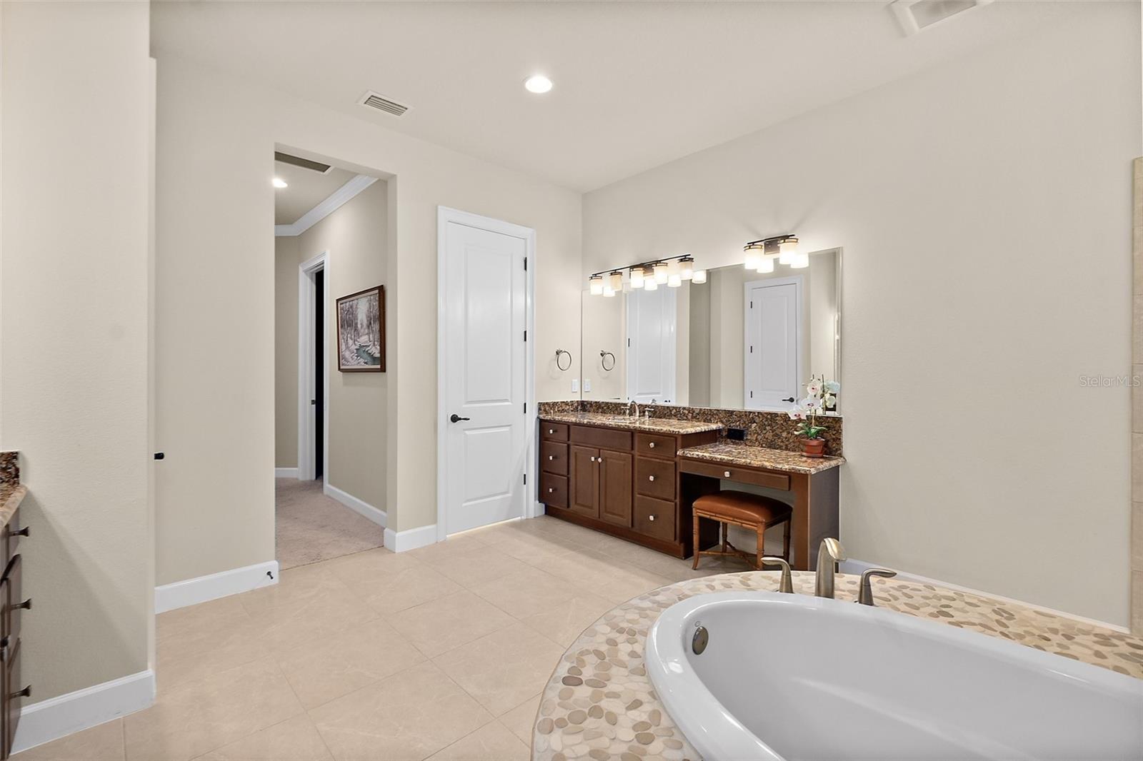 1319 Redbourne Lane