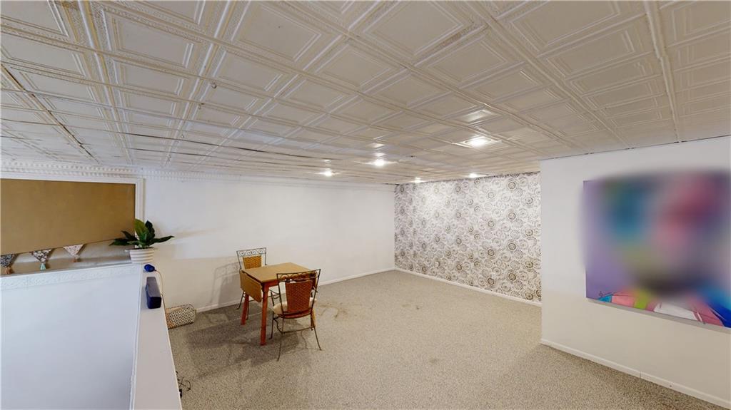 102-104 W 10th Street