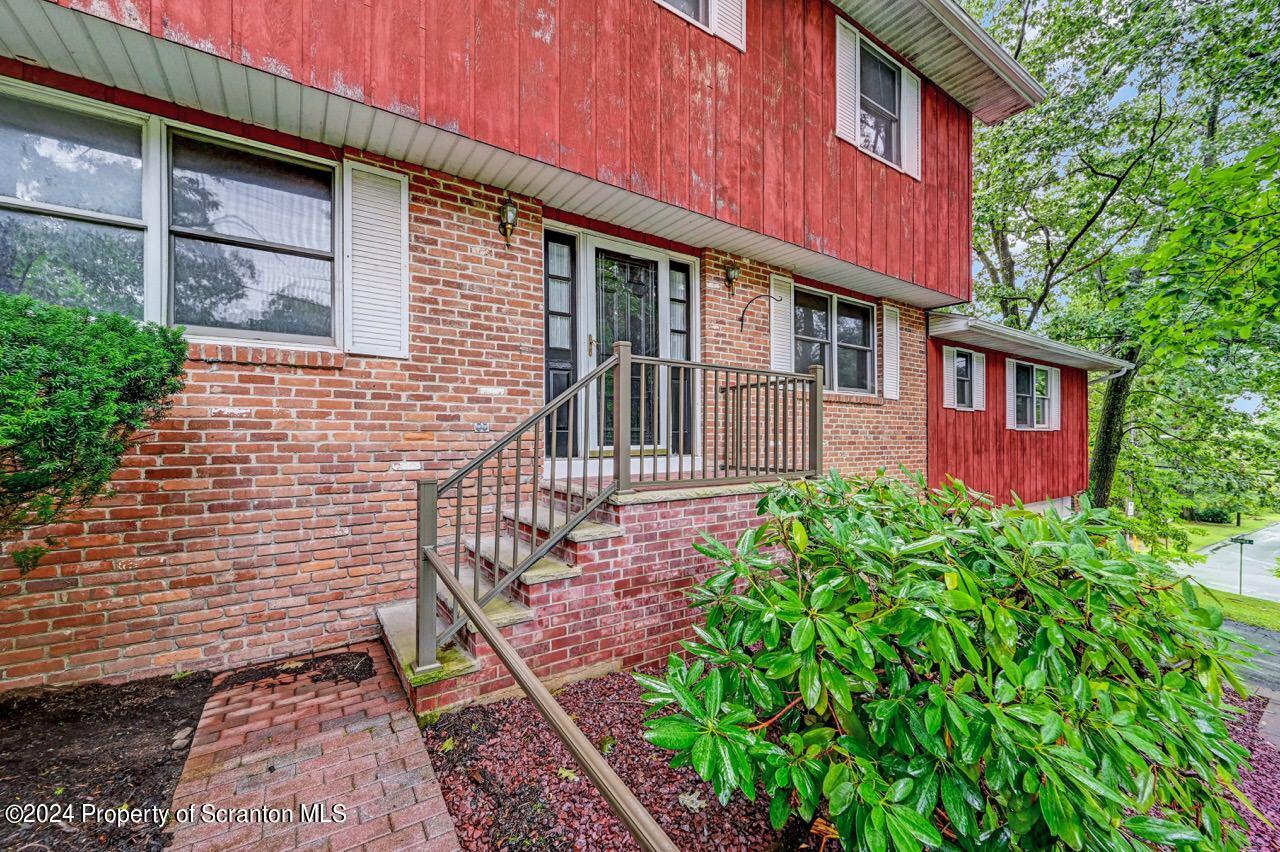 700 Lilac Lane