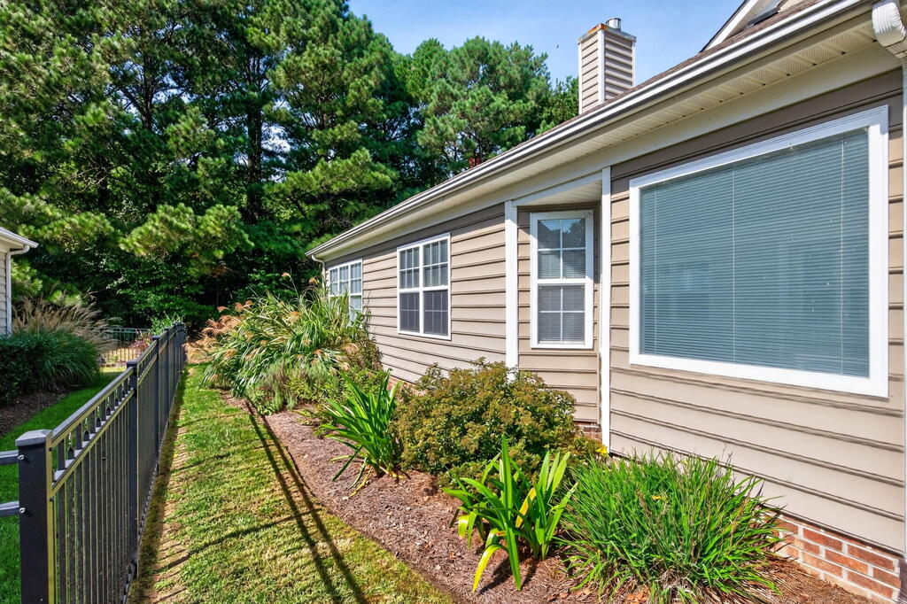 118 Saratoga Place 32