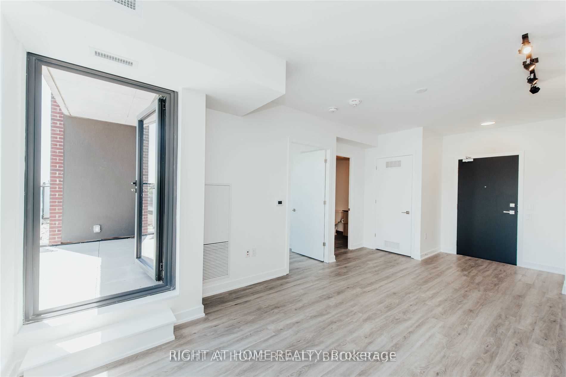 430 Roncesvalles Ave 406