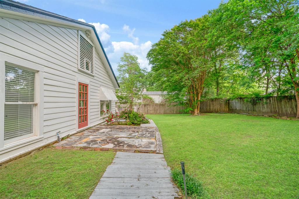 2240 Hubbard