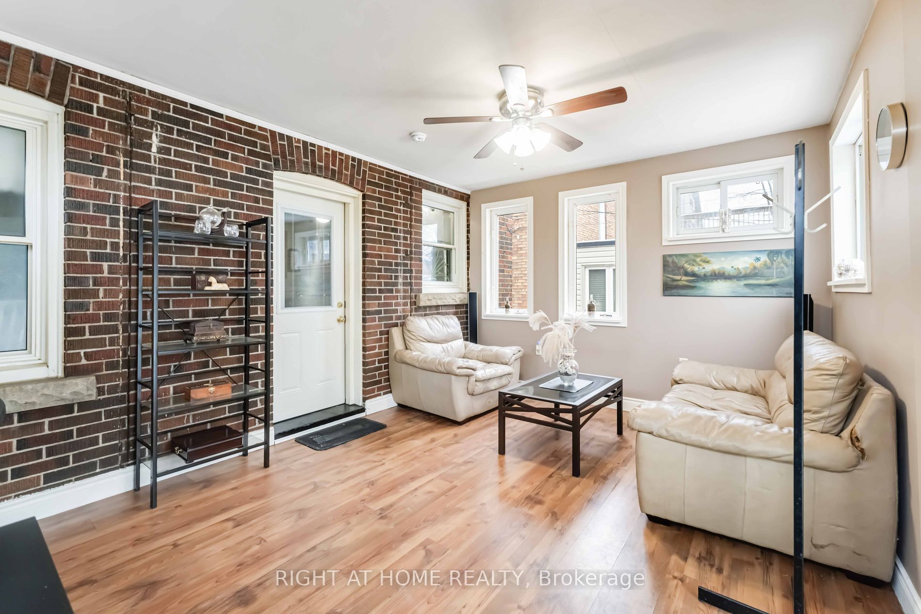 14 S Huxley Ave