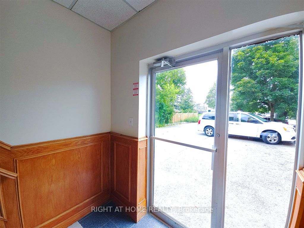 10 Harlech Crt 1