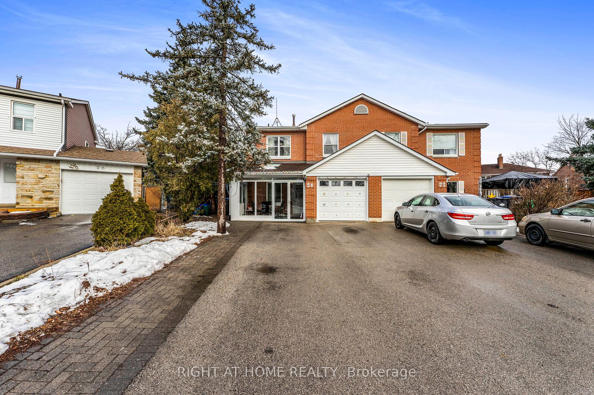 24 Jeanette Pl