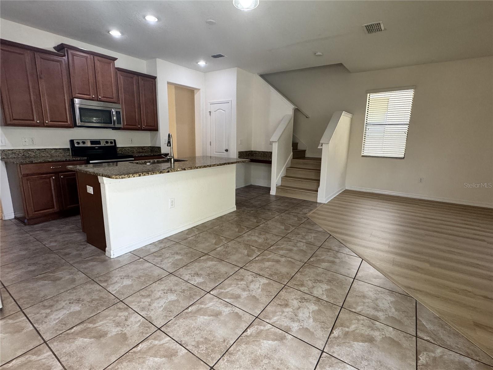 2731 Hampton Green Lane