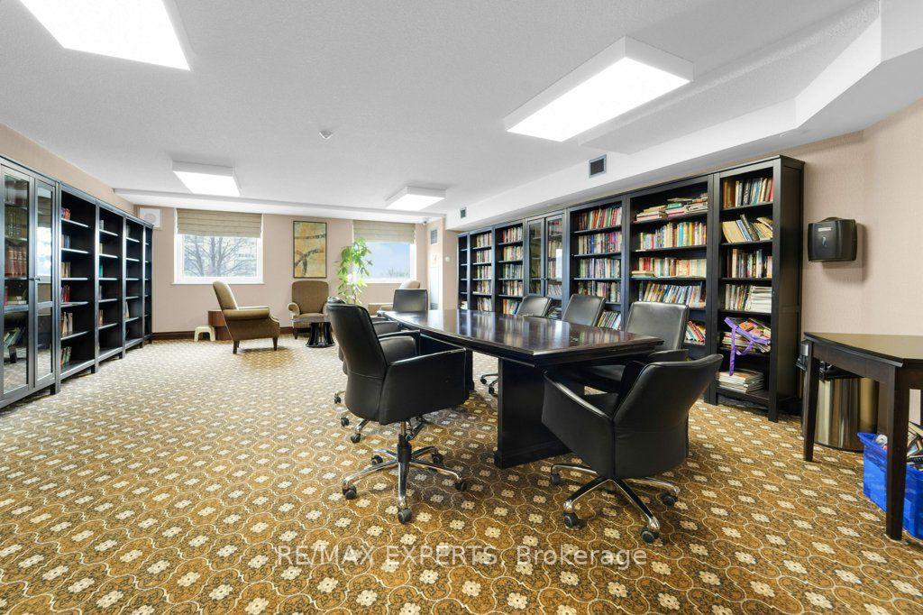 326 E Major Mackenzie Dr 508