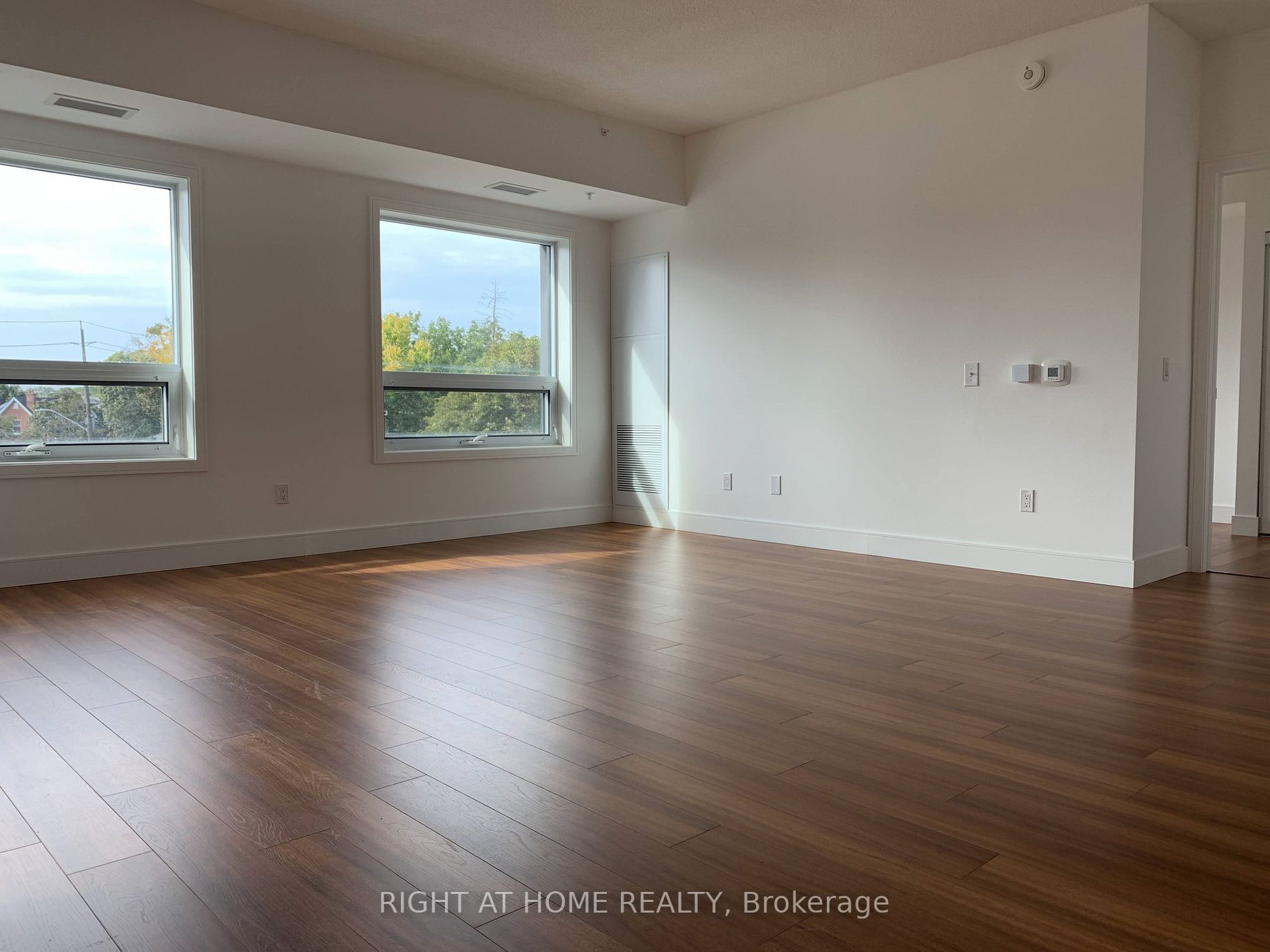 1 Wellington St 308