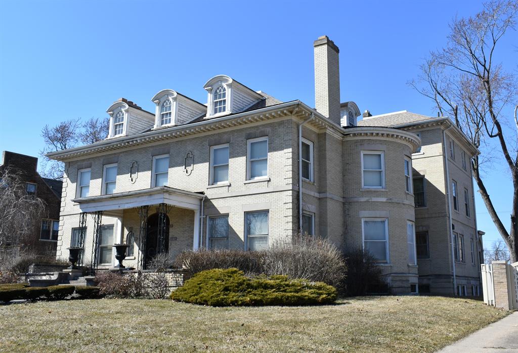 Welcome to the exquisite Arden Park - East Boston Historic District. These Custom architect designed homes were built for the scions of Detroit's society. This Colonial style home at 115 Arden Park Blvd was built for Herman Darmstaetter President of the West Side Brewery Company. The  architect was the renown Louis Kamper of Detroit, Michigan.