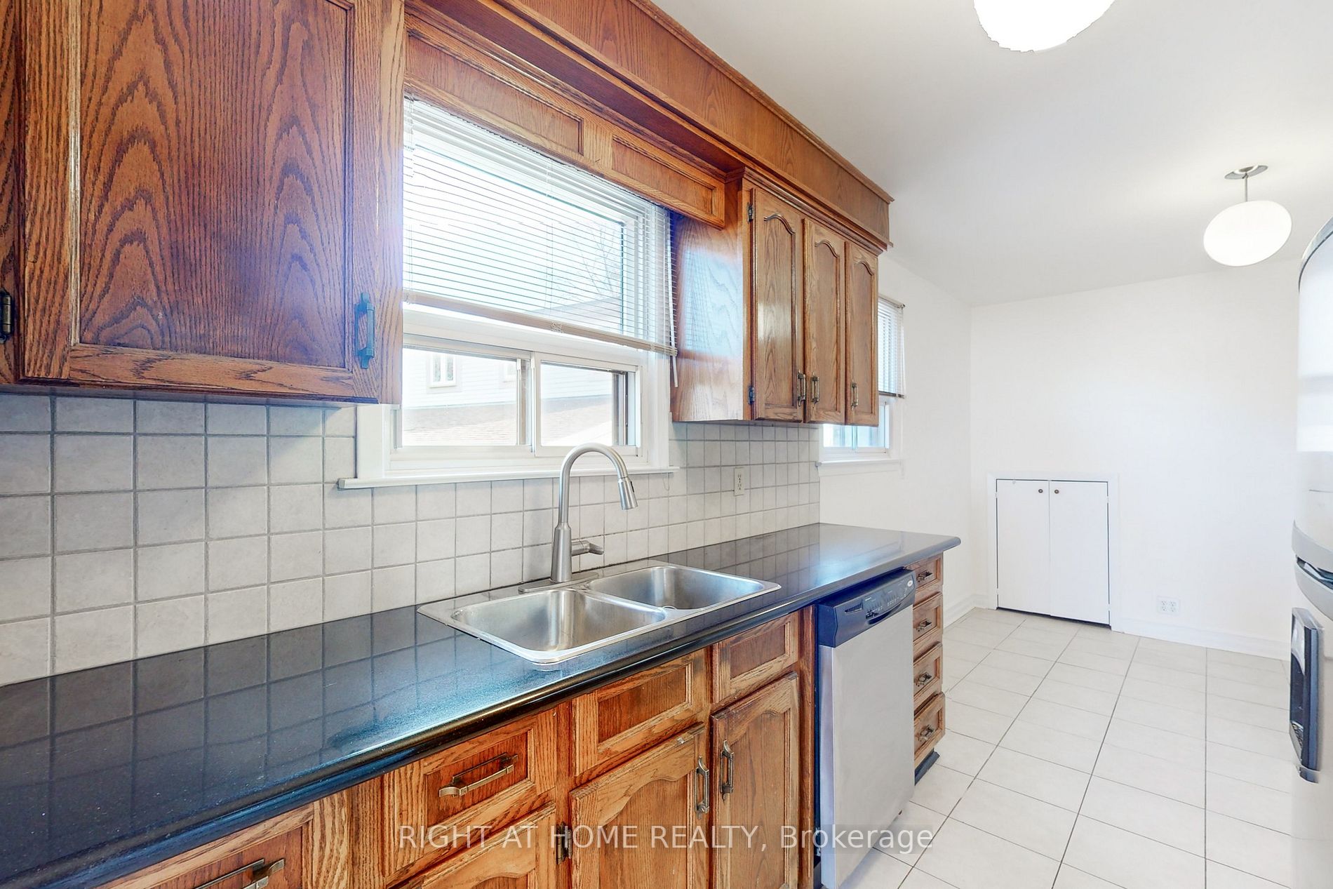 57 Lillooet Cres