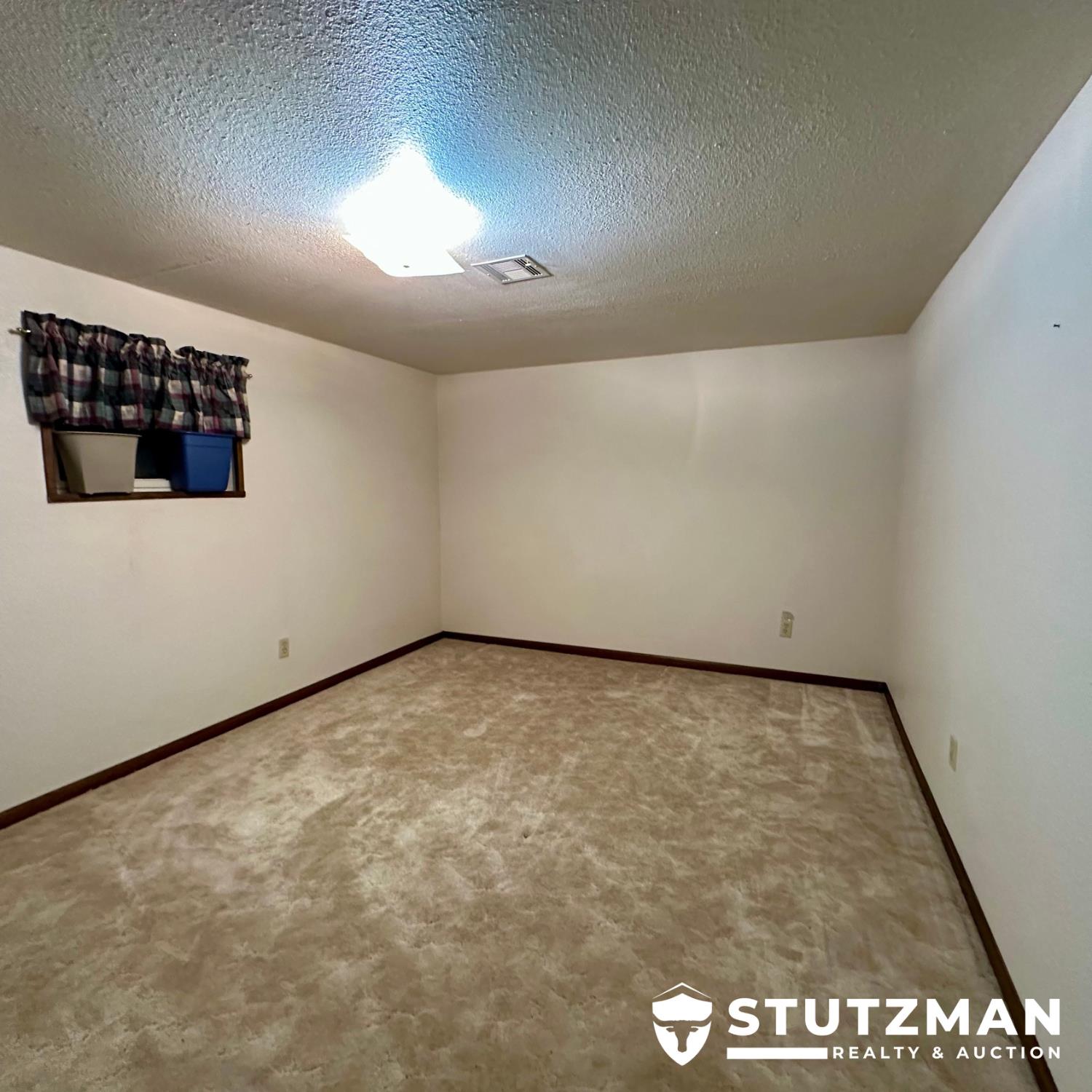 1047 Road H