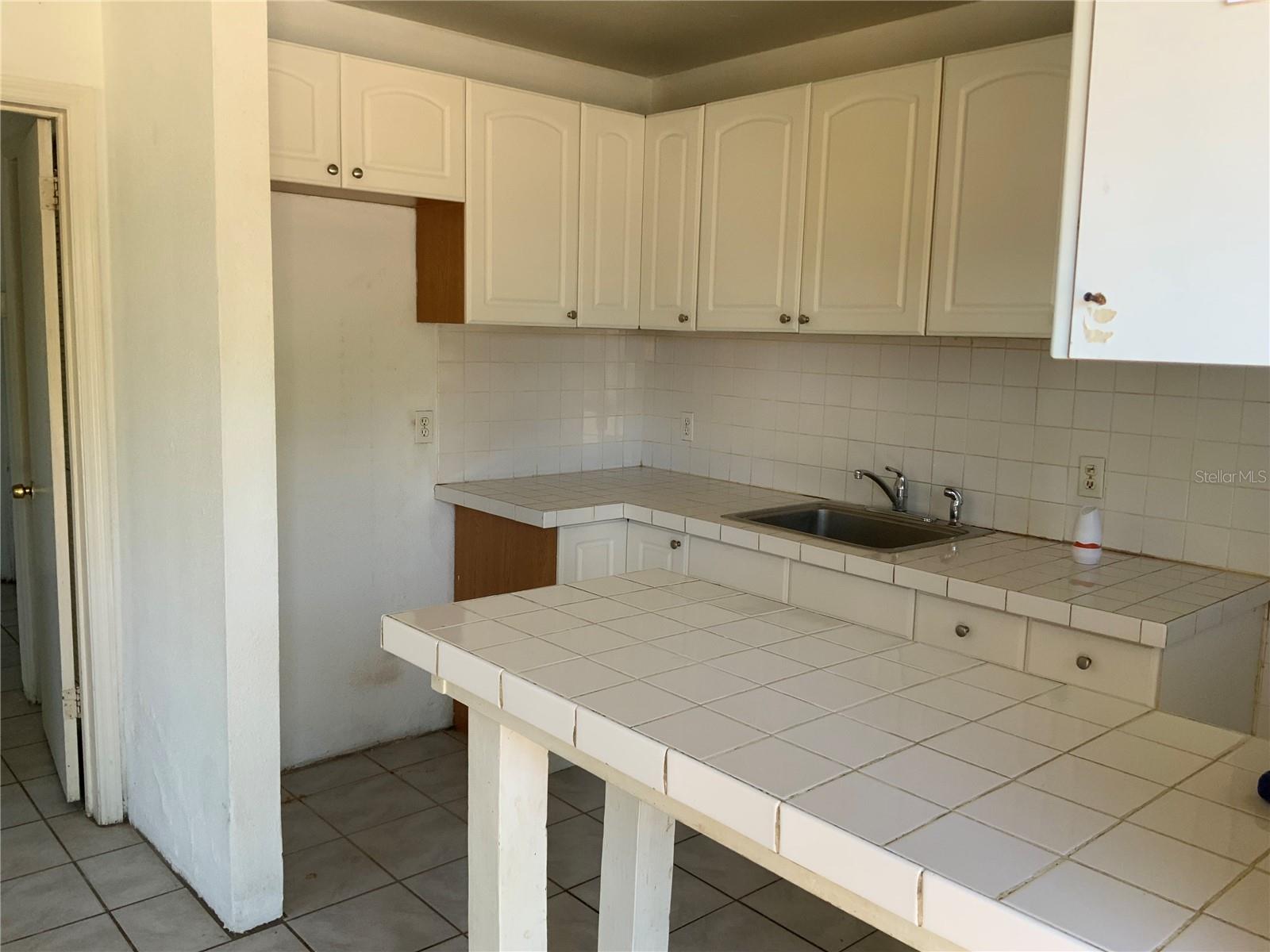 2926 N Orange Avenue