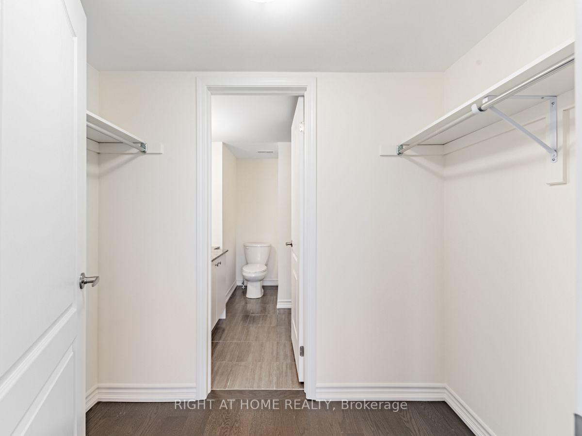 1972 Victoria Park Ave #21