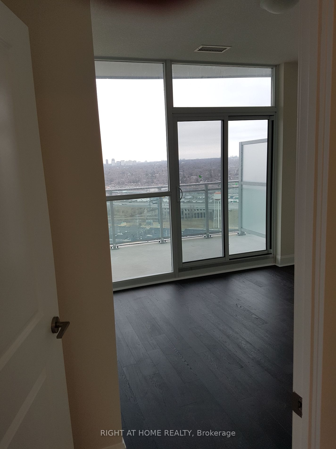 33 Shore Breeze Dr 2503