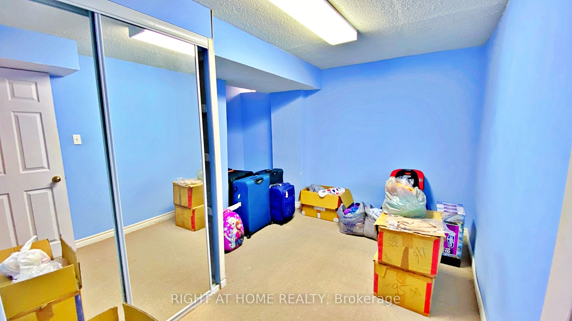 2555 Thomas St 36
