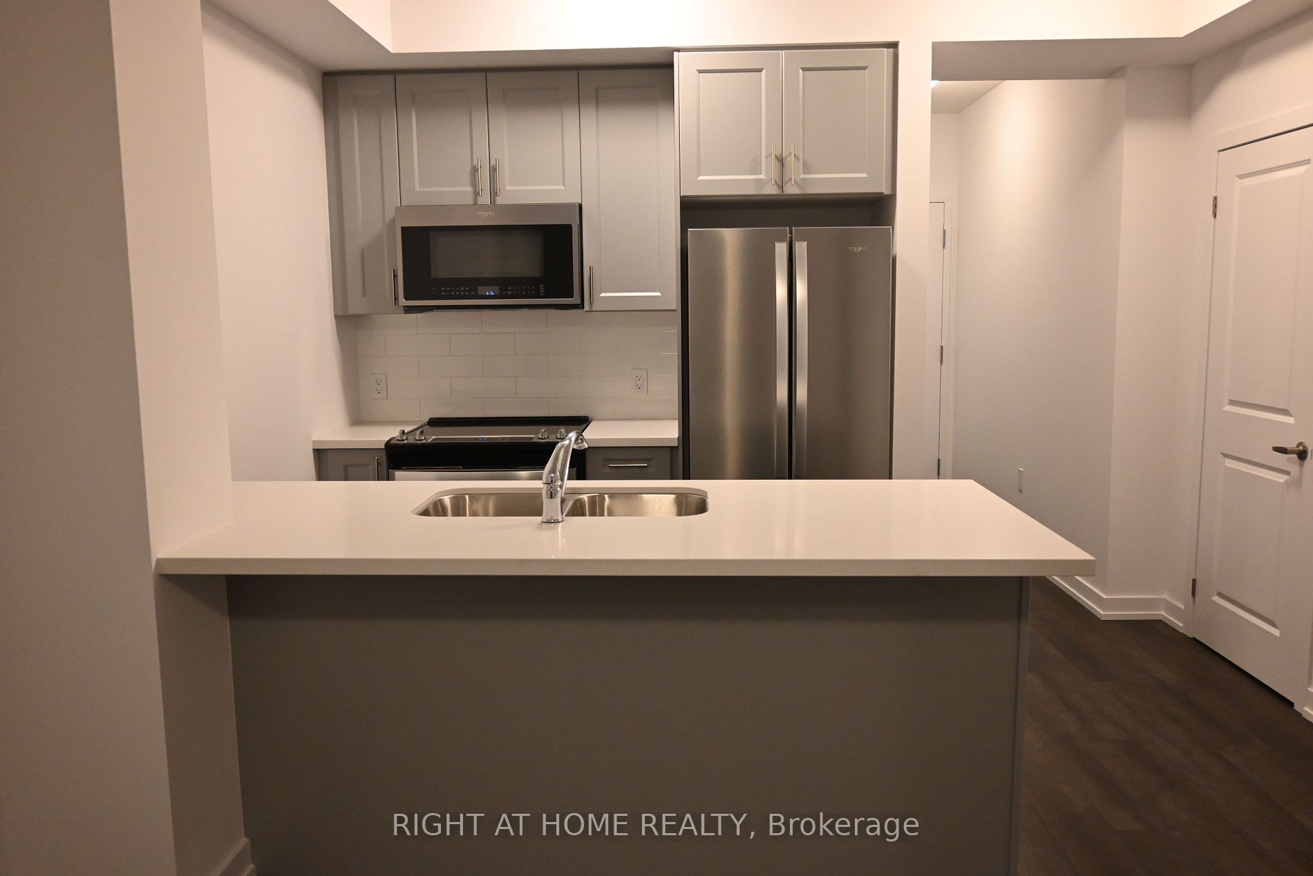 460 E Dundas St 1106